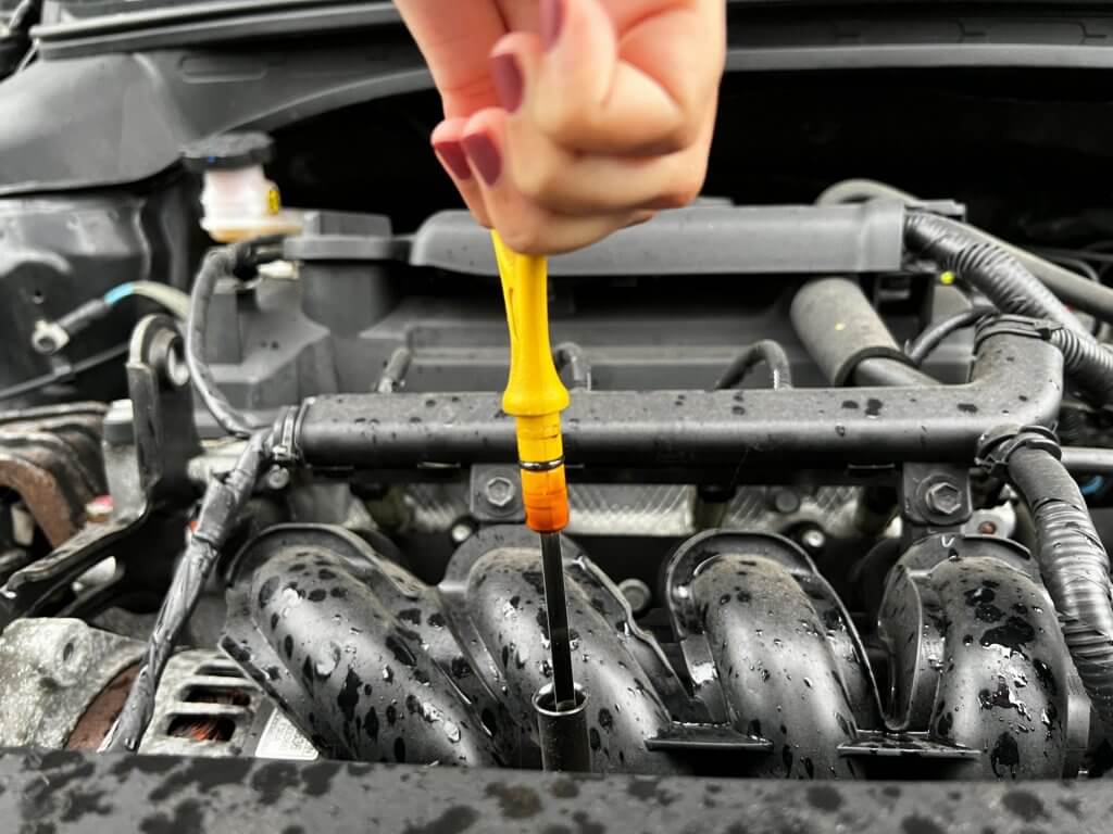 How to Read Engine Oil Dipstick Level